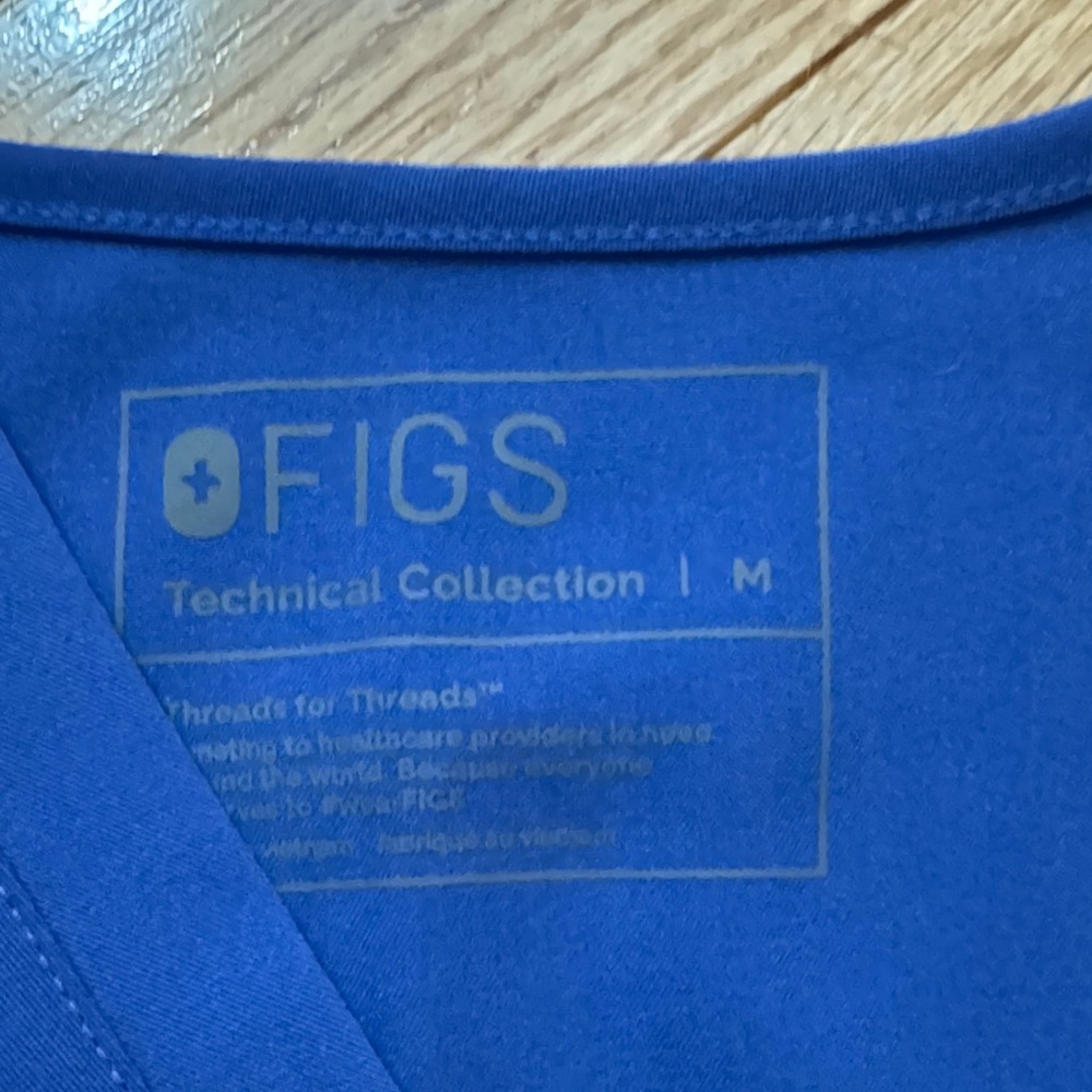 Figs “denim blue” size M scrub set.  Medium tall pants - Picture 3 of 6